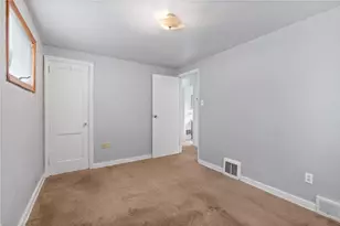 402 Oakhurst Ave, North Versailles, PA 15137 - Photo 8