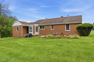 2207 Ridgevue Ave, Aliquippa, PA 15001 - Photo 38