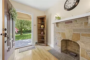 507 Thompson Run Rd, Ross Twp, PA 15237 - Photo 2