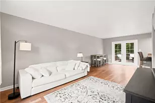 422 Skylark Dr, Moon/Crescent Twp, PA 15108 - Photo 4