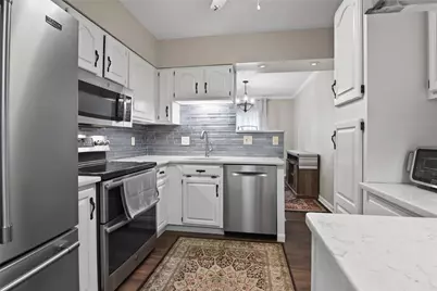 5825 5th Ave #102, Pittsburgh, PA 15232 - Photo 2