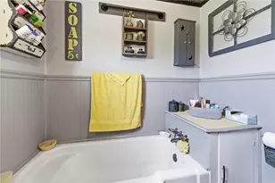1035 E Main St, Rural Valley Boro, PA 16249 - Photo 18