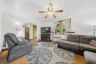 115 Locust St, Jeannette, PA 15644 - Photo 8
