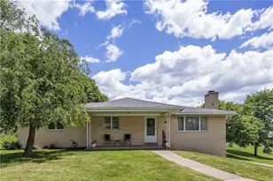 115 Montgomery Dr, Pine Township, PA 15090 - Photo 2