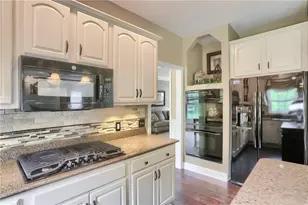 358 Steeplechase Dr, Cranberry Township, PA 16066 - Photo 18