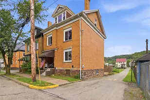 305 3rd St, Freeport, PA 16229 - Photo 2