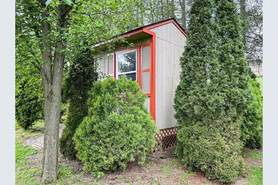102 Lyn Dale Dr, Center Township, PA 16001 - Photo 32