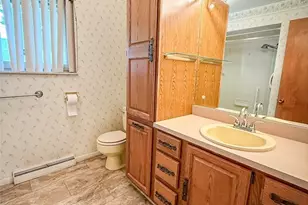 102 Lyn Dale Dr, Center Township, PA 16001 - Photo 24