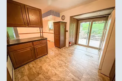 102 Lyn Dale Dr, Center Township, PA 16001 - Photo 10