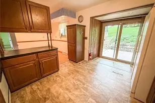 102 Lyn Dale Dr, Center Township, PA 16001 - Photo 10