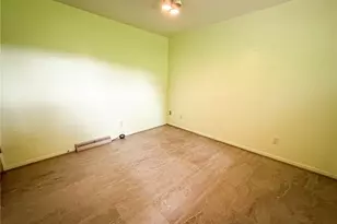 102 Lyn Dale Dr, Center Township, PA 16001 - Photo 14