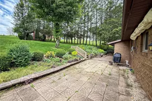 102 Lyn Dale Dr, Center Township, PA 16001 - Photo 36