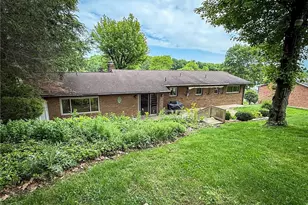 102 Lyn Dale Dr, Center Township, PA 16001 - Photo 34