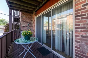 126 Jamestown Ct, Scott Township, PA 15216 - Photo 6