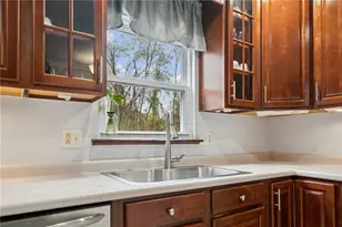 144 Dinwiddie Dr, Pittsburgh, PA 15239 - Photo 4