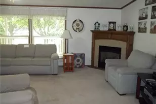 130 Marylynn Ln, Adams Township, PA 16059 - Photo 6