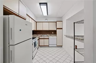 1987 Centurion Dr, Pittsburgh, PA 15221 - Photo 6