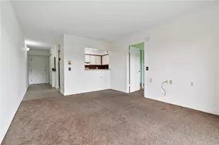 1987 Centurion Dr, Pittsburgh, PA 15221 - Photo 10