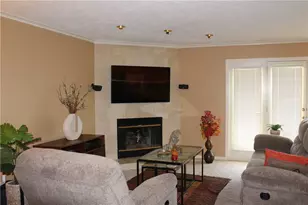 2663 Hunters Point Dr, Pittsburgh, PA 15090 - Photo 14