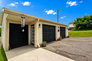 413 Center St, Hyde Park, PA 15641 - Photo 4