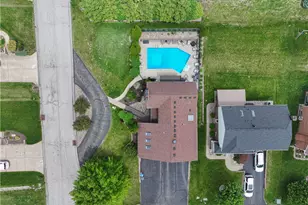 4993 Dolores Dr, Pittsburgh, PA 15227 - Photo 4