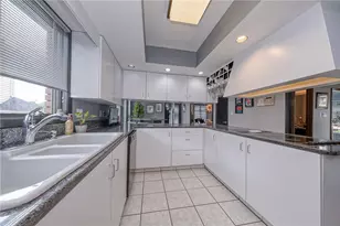 4993 Dolores Dr, Pittsburgh, PA 15227 - Photo 10