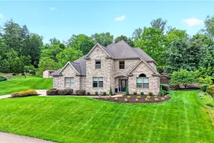 322 Schlag Ct, Ross Twp, PA 15237 - Photo 2