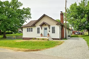 113 3rd St, Chartiers, PA 15342 - Photo 2