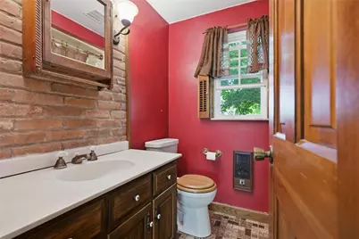 126 Columbia Dr, Pittsburgh, PA 15236 - Photo 10