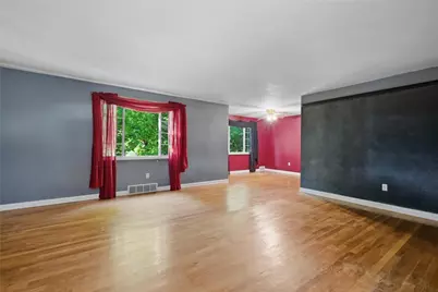 126 Columbia Dr, Pittsburgh, PA 15236 - Photo 2