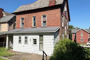 17 Eagle St, Mt Pleasant Boro, PA 15666 - Photo 2