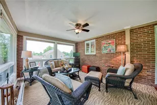 2808 Phillips Ave, Pittsburgh, PA 15116 - Photo 8