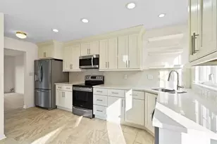 510 W Village Green Blvd, Adams Township, PA 16046 - Photo 8