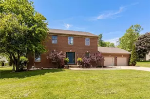 7 Carriage Ln, Pine Township, PA 16127 - Photo 4