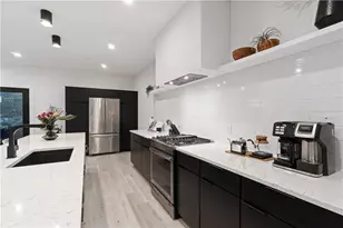 242 E Jefferson St, Pittsburgh, PA 15212 - Photo 12