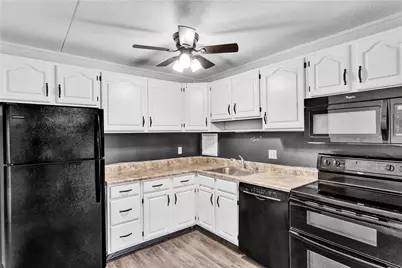2401 Charlemagne Cir, Ross Twp, PA 15237 - Photo 8