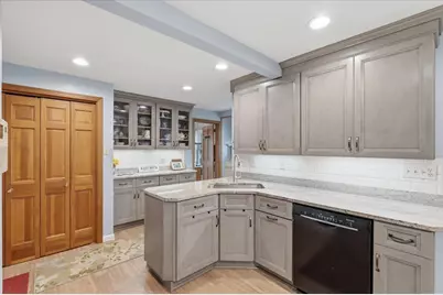 132 Penhurst Drive, Wilkins Township, PA 15235 - Photo 18