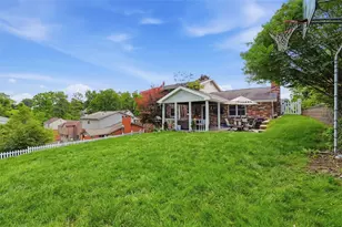 576 Carroll Dr, Irwin, PA 15642 - Photo 38