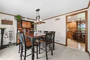 576 Carroll Dr, Irwin, PA 15642 - Photo 4