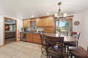 576 Carroll Dr, Irwin, PA 15642 - Photo 10
