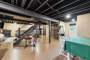 576 Carroll Dr, Irwin, PA 15642 - Photo 26