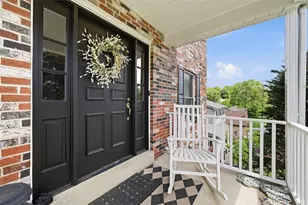 576 Carroll Dr, Irwin, PA 15642 - Photo 2