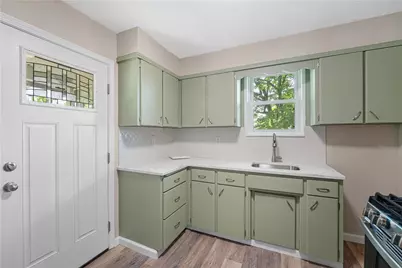 825 Donnan Ave, Washington, PA 15301 - Photo 6