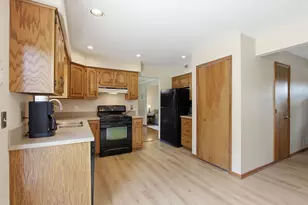 107 Rockland Dr, Pittsburgh, PA 15239 - Photo 10