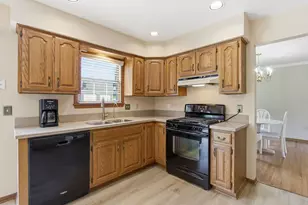 107 Rockland Dr, Pittsburgh, PA 15239 - Photo 8