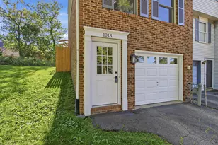 1013 Cottonwood Ct, Cranberry Township, PA 16066 - Photo 2