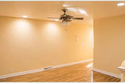 338 1/2 N 1st Street, Jeannette, PA 15644 - Photo 6