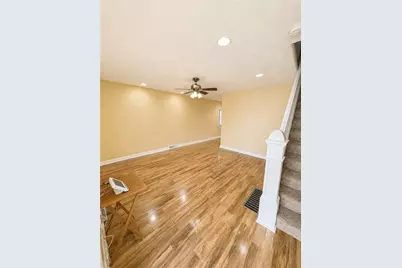 338 1/2 N 1st Street, Jeannette, PA 15644 - Photo 4