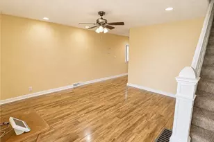 338 1/2 N 1st St, Jeannette, PA 15644 - Photo 4