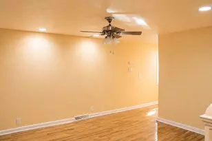 338 1/2 N 1st St, Jeannette, PA 15644 - Photo 6
